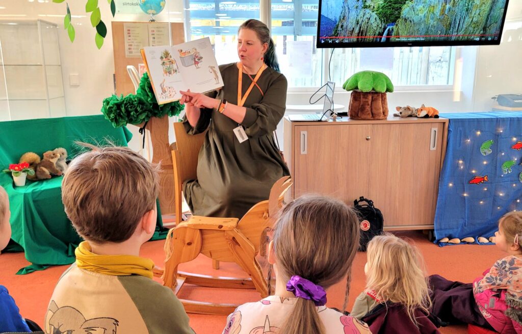 Story time and puppet theater at the library.