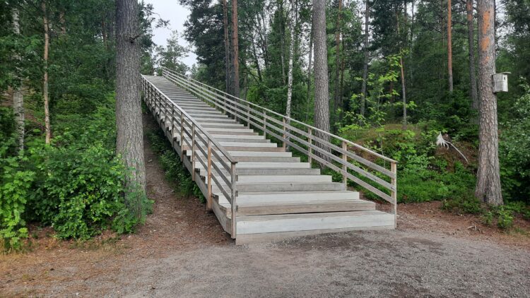 Fitness stairs in Lähdepelto during the summer.