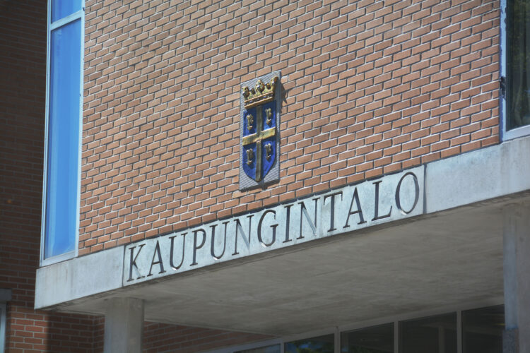 The Rauma coat of arms on the wall of the Town Hall.