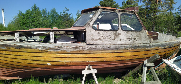 Vanha hylätty vene