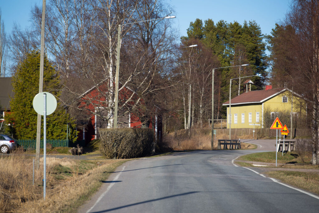 A housing area in Vasarainen by the road