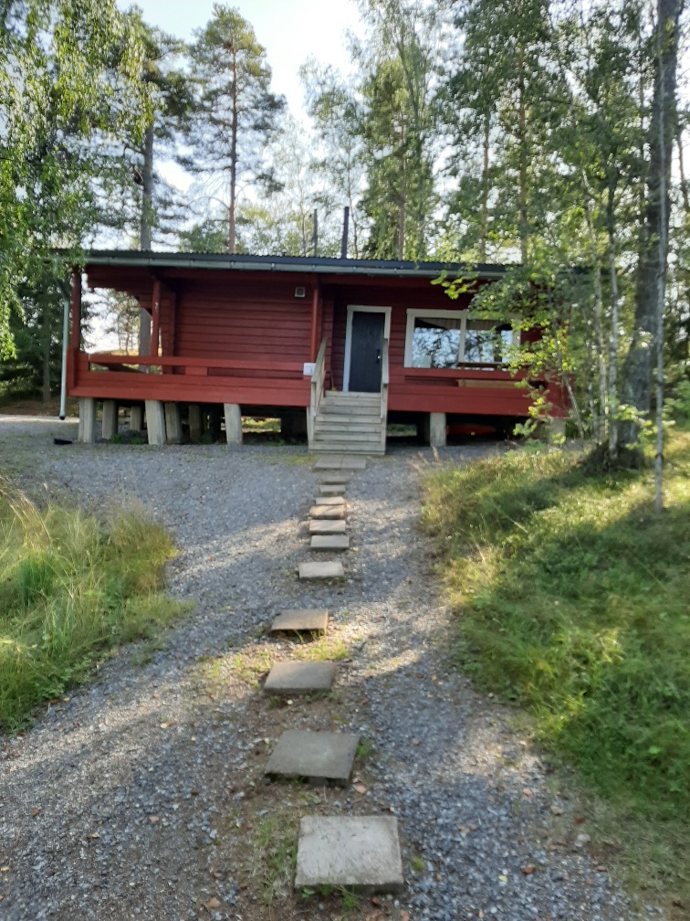 Yard area of Mantereenpää lakeside sauna.
