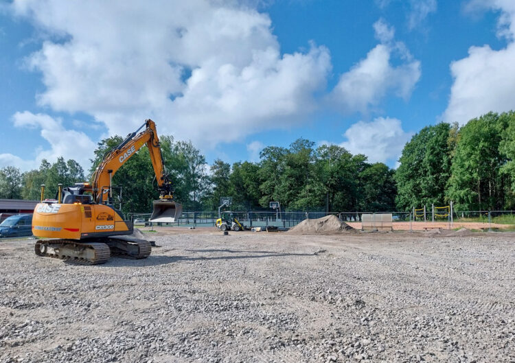 Construction of the Otanlahti tennis courts.