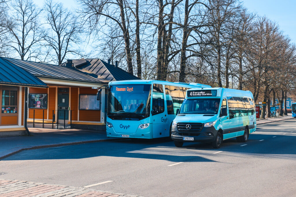 Rauman Gyytin autoja Savilassa.